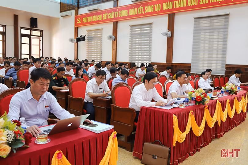 HĐND các địa phương họp bàn giải pháp phát triển thời gian tới