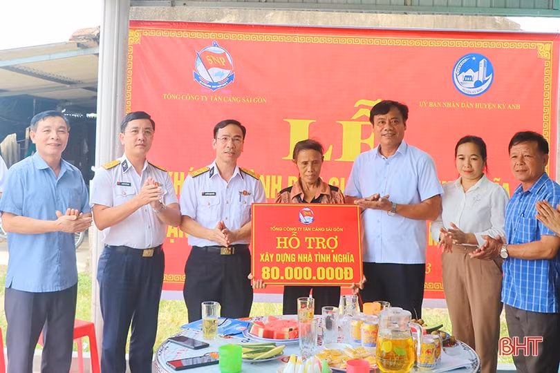 Khánh thành 4 nhà ở cho hộ nghèo ở huyện Kỳ Anh