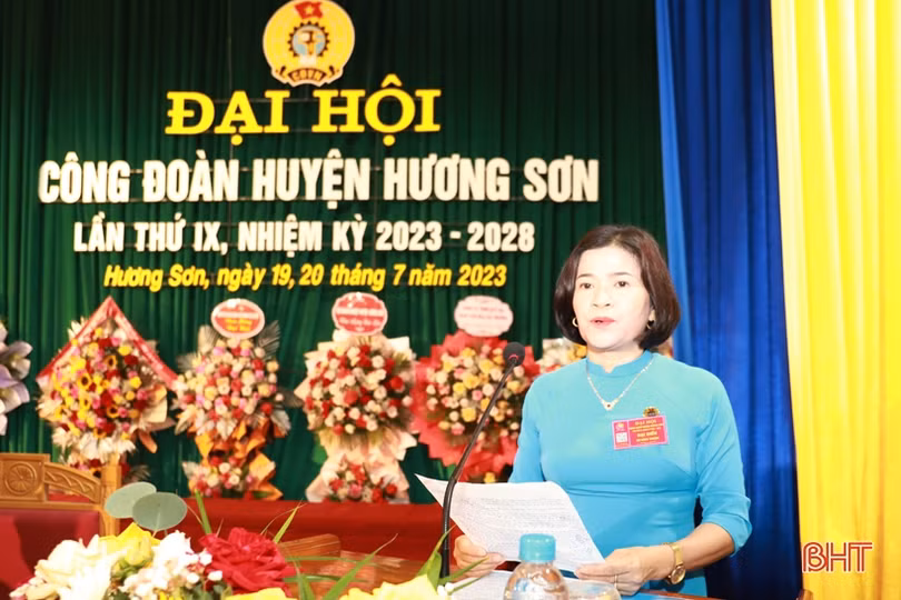 Bà Cù Bích Thuận tái đắc cử Chủ tịch LĐLĐ Hương Sơn