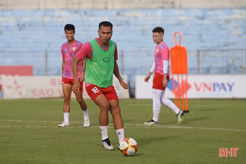 Phi Sơn ra sân, Hồng Lĩnh Hà Tĩnh tự tin tiếp đón Văn Quyết trong ngày trở lại