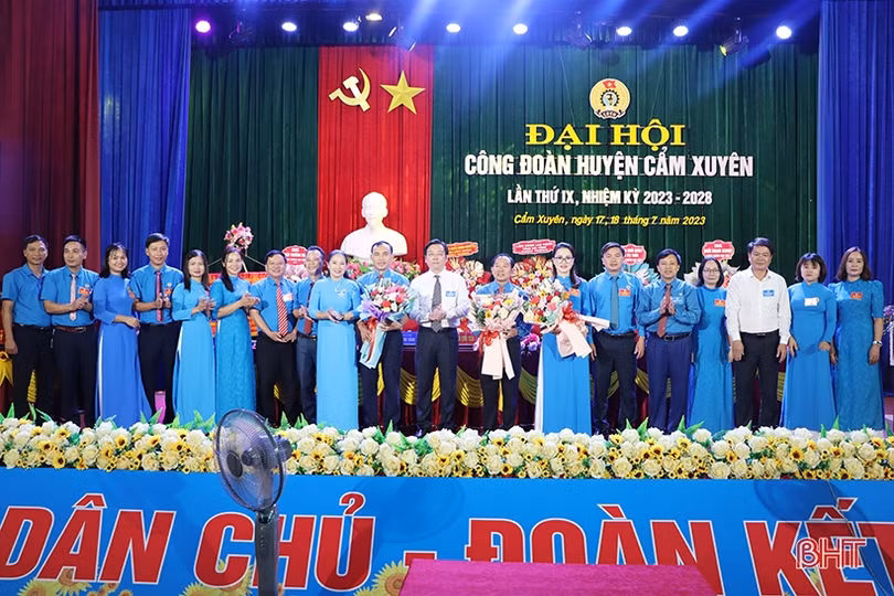 Xây dựng Công đoàn huyện Cẩm Xuyên toàn diện, vững mạnh