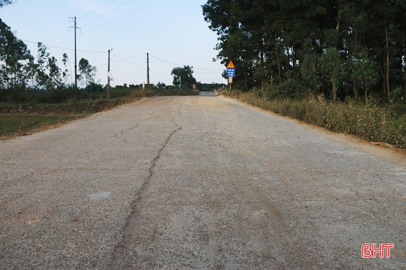 Điểm xuống cấp, “sai khớp” trên tuyến liên huyện Can Lộc - Hương Khê gây nhiều hệ lụy