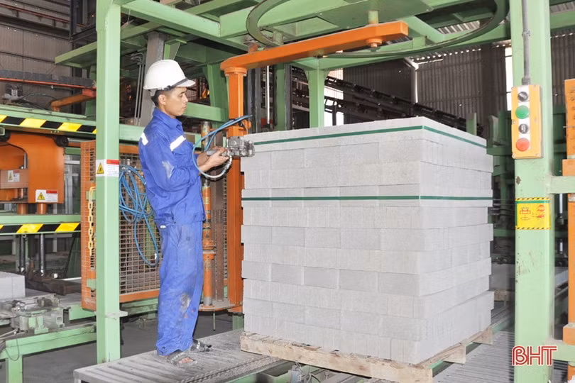 Doanh nghiệp “kêu trời” vì lãi suất ngân hàng vẫn cao!