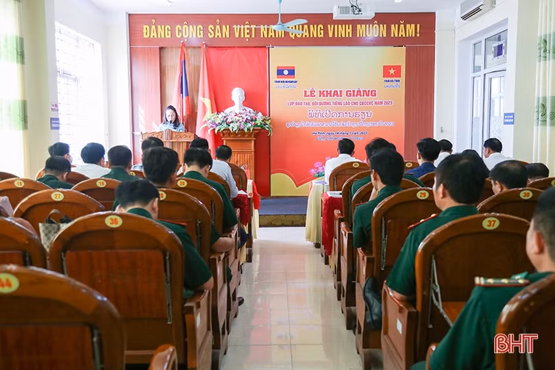 40 cán bộ, công chức, viên chức Hà Tĩnh tham gia bồi dưỡng tiếng Lào