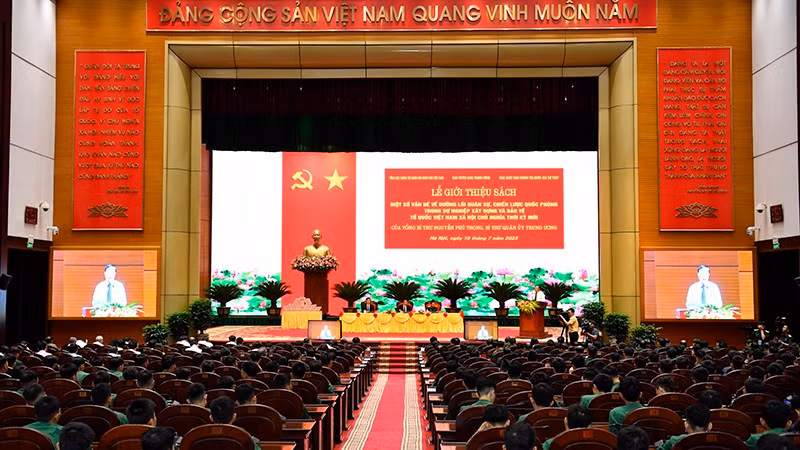 Ra mắt cuốn sách của Tổng Bí thư về đường lối quân sự, chiến lược quốc phòng