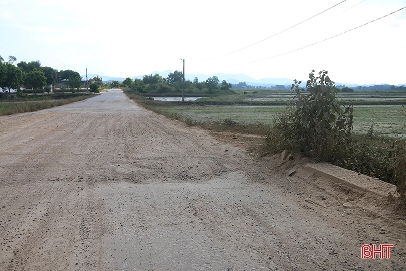 Điểm xuống cấp, “sai khớp” trên tuyến liên huyện Can Lộc - Hương Khê gây nhiều hệ lụy