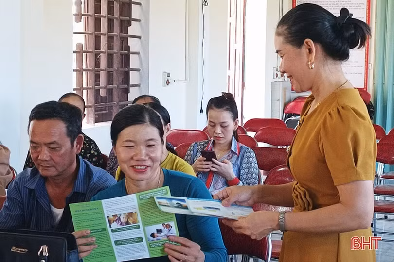 Cán bộ thôn, xã ở Hà Tĩnh cùng vào cuộc giảm sinh