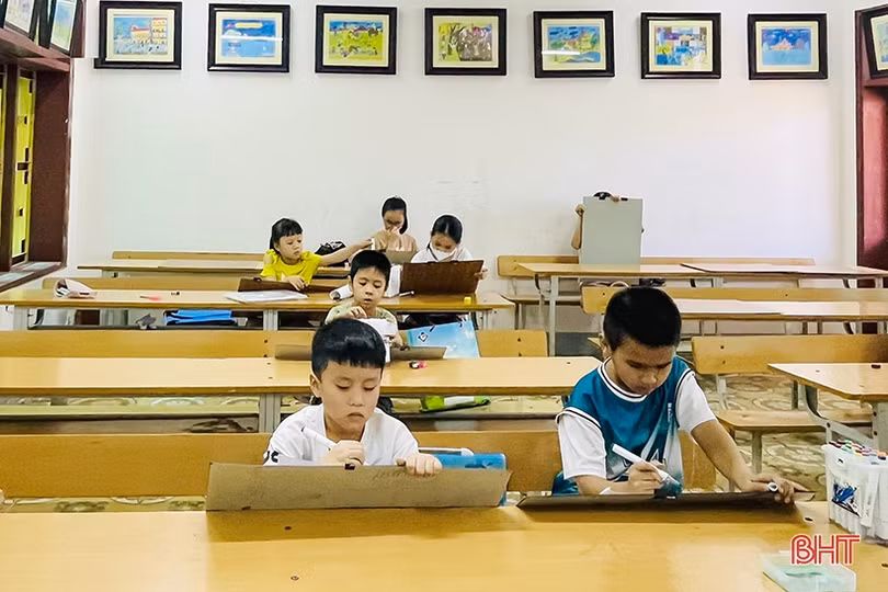 Thiếu nhi Hà Tĩnh vẽ tranh về tình hữu nghị Việt Nam - Cuba