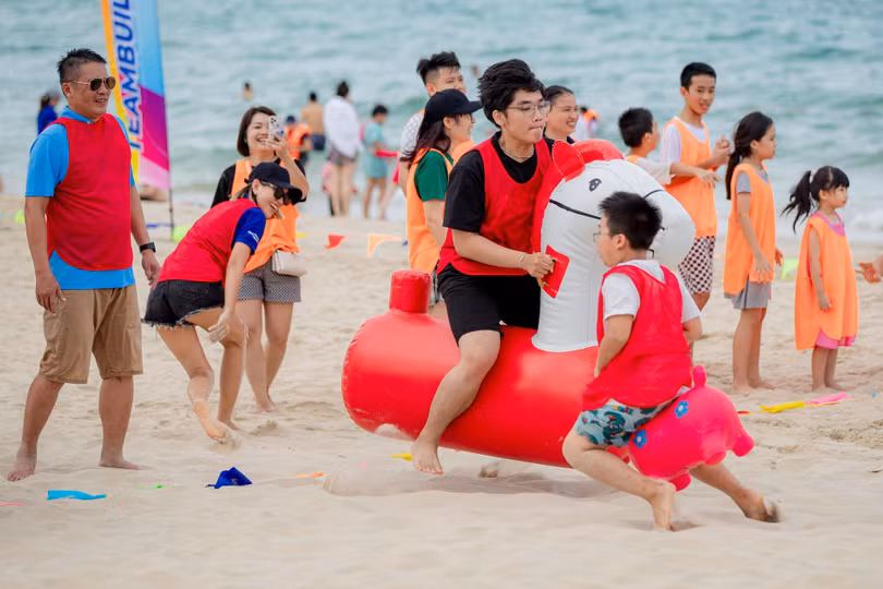 Cộng đồng VinFast 3 miền quy tụ trong sự kiện offline lớn nhất từ trước tới nay