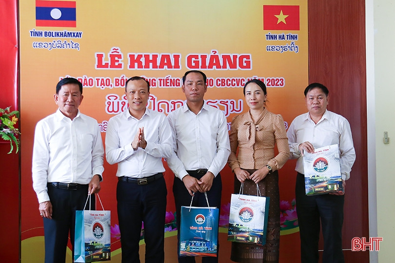 40 cán bộ, công chức, viên chức Hà Tĩnh tham gia bồi dưỡng tiếng Lào