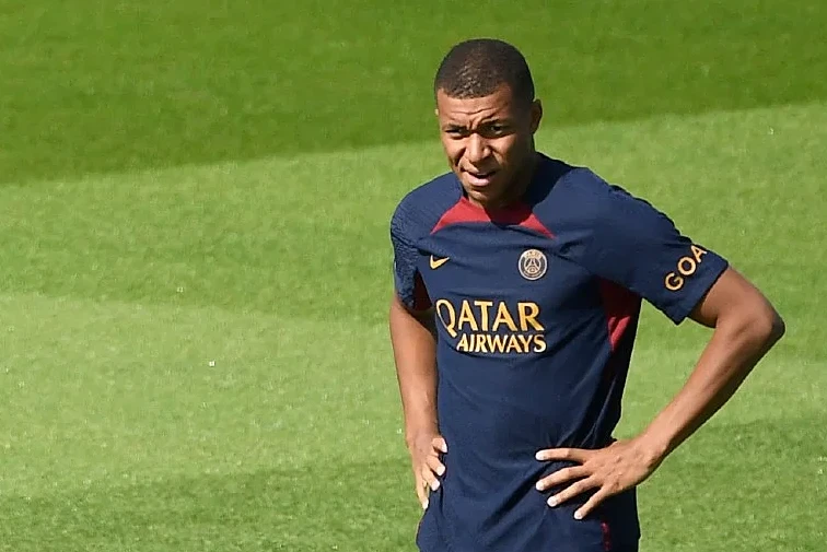 PSG rao bán Mbappe