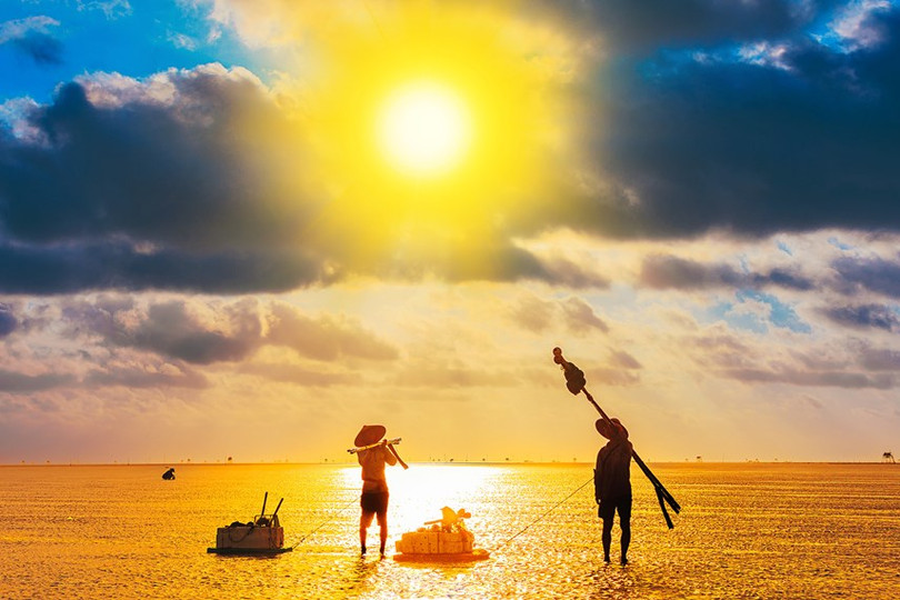 Nét đẹp lao động trên vùng biển “vô cực”