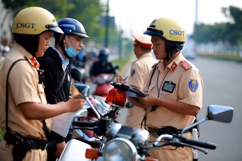 Bộ Công an đề xuất 4 trường hợp phải tắt đèn pha