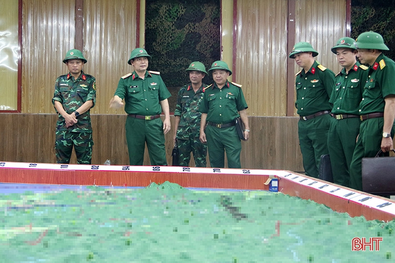 Lãnh đạo Quân khu 4 kiểm tra công tác chuẩn bị diễn tập tại Hà Tĩnh
