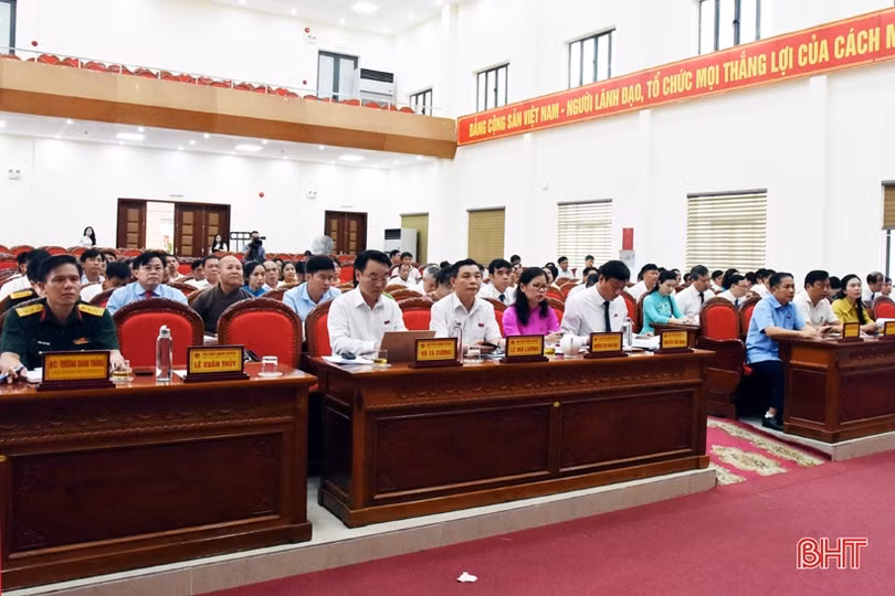 Hội đồng nhân dân huyện Kỳ Anh xem xét thông qua 12 nghị quyết quan trọng