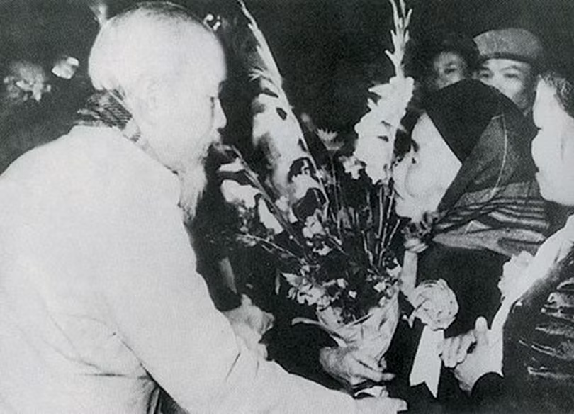 Hà Tĩnh tri ân các anh hùng liệt sĩ, người có công với cách mạng