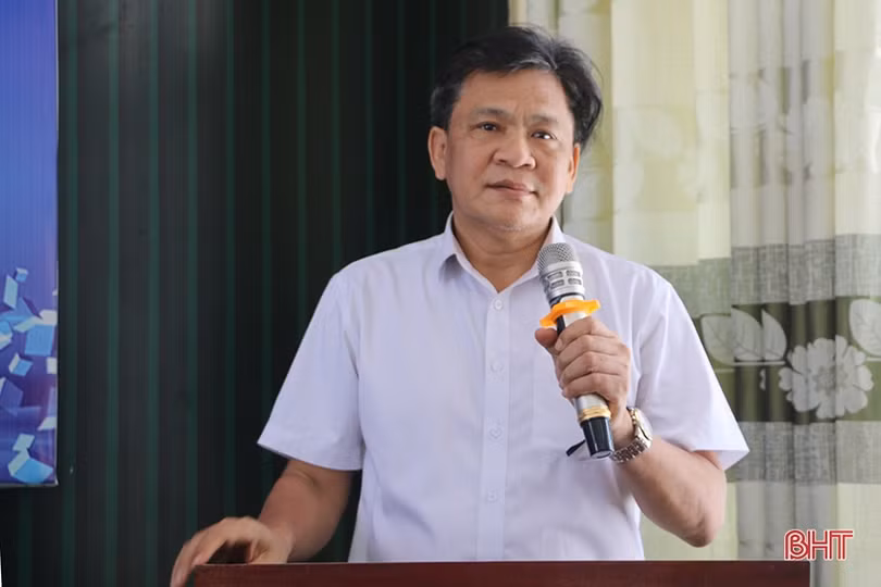 Hội viên Hội Liên hiệp VHNT Hà Tĩnh giao lưu, trao đổi kinh nghiệm tại Quảng Bình