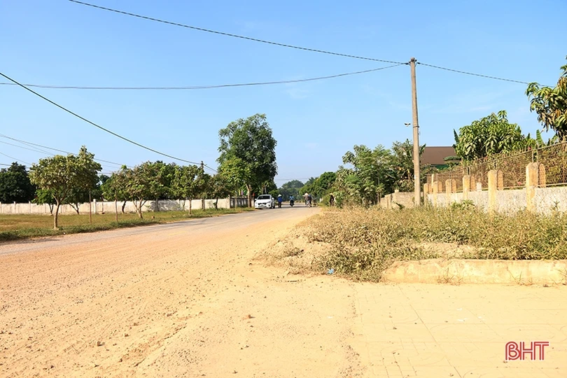 Điểm xuống cấp, “sai khớp” trên tuyến liên huyện Can Lộc - Hương Khê gây nhiều hệ lụy