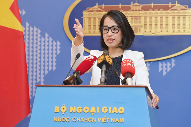 Việt Nam bình luận về hộ chiếu tăng 10 bậc