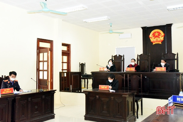 Xông vào quỹ tín dụng liên xã ở huyện Kỳ Anh cướp tài sản, lĩnh án 7 năm tù