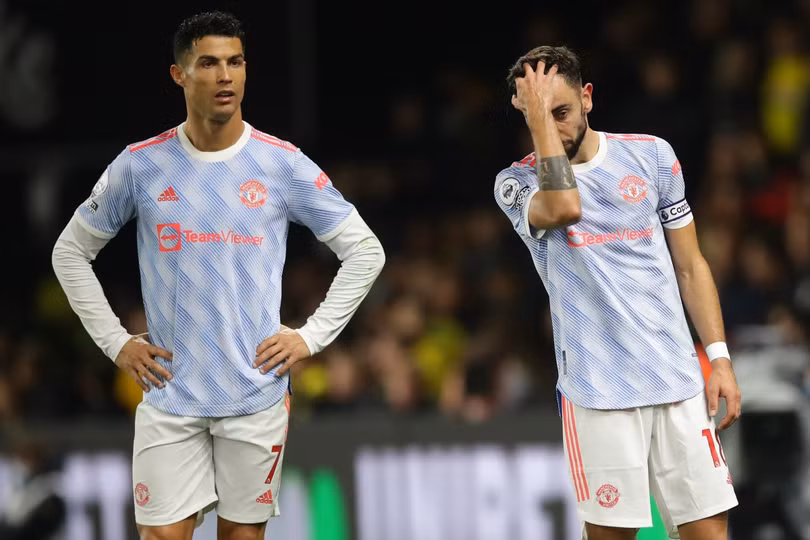 Harry Maguire nhận thẻ đỏ, MU thua tan tác trước Watford