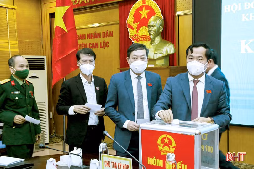 Ông Võ Xuân Linh được bầu giữ chức Chủ tịch HĐND huyện Can Lộc