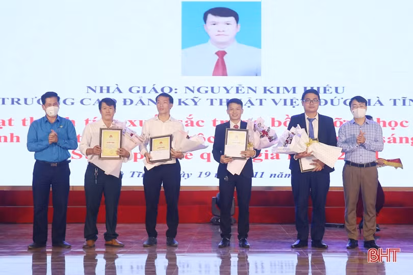 Hà Tĩnh tuyên dương các nhà giáo giáo dục nghề nghiệp tiêu biểu năm 2021