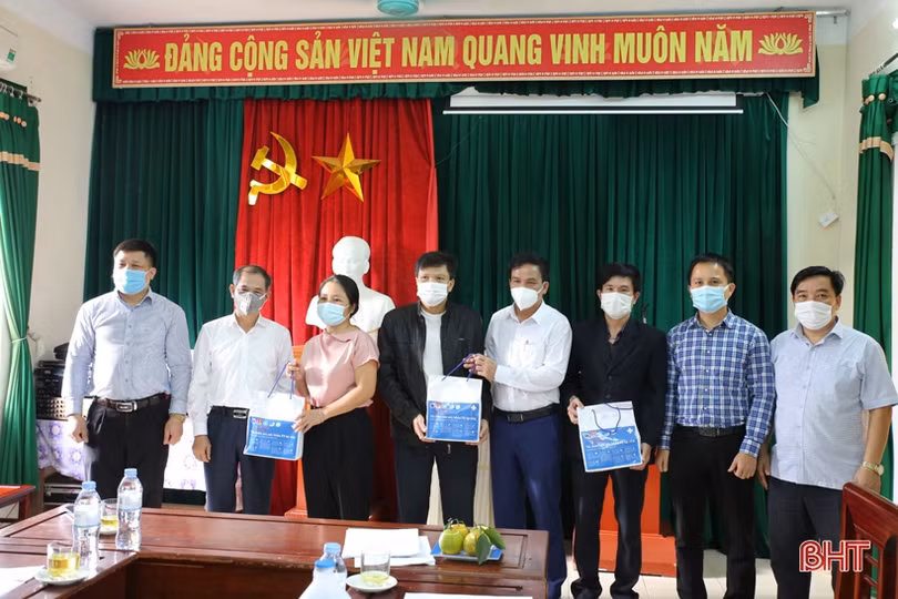 Hà Tĩnh thí điểm cách ly người nhiễm COVID-19 không triệu chứng tại nhà