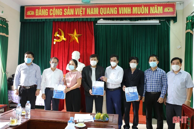 Hà Tĩnh thí điểm cách ly người nhiễm COVID-19 không triệu chứng tại nhà