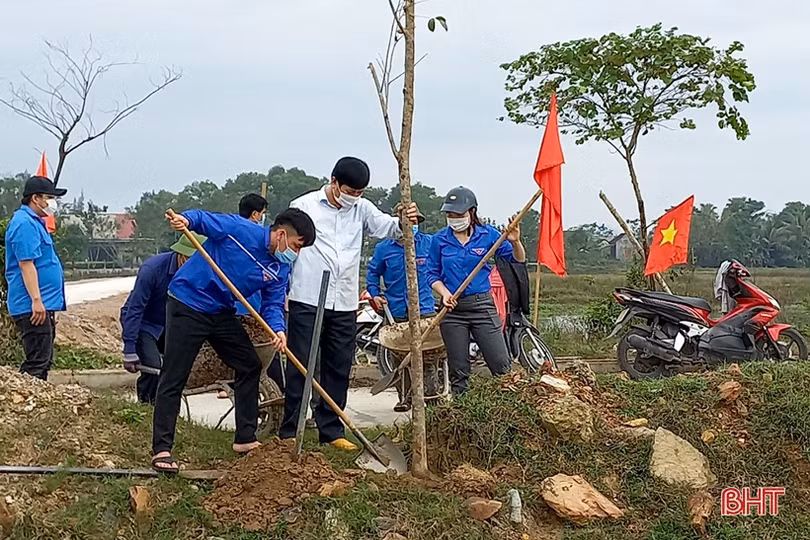 Đồng loạt ra quân trồng cây ở TP Hà Tĩnh
