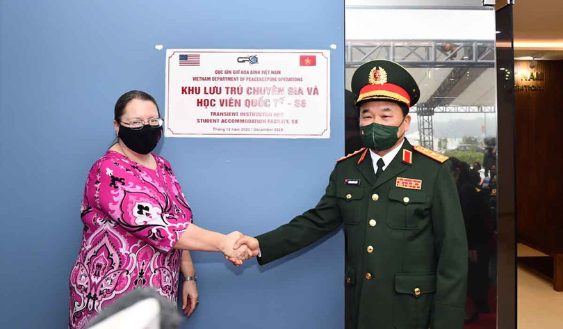 Mỹ bàn giao tòa nhà 1 triệu USD cho Việt Nam