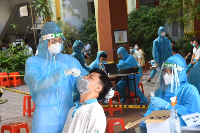 Bộ Y tế: Tăng cường giám sát hội chứng cúm, viêm phổi nặng để phát hiện sớm ca COVID-19 trong cộng đồng