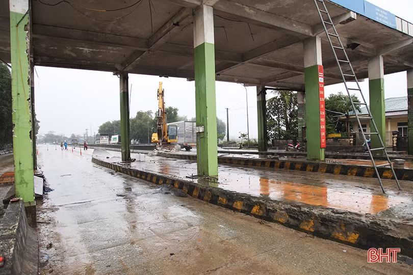Chính thức tháo dỡ trạm thu phí cầu Rác ở Hà Tĩnh