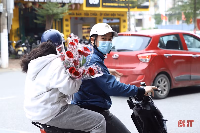 Thị trường dịp lễ 20/11 tại Hà Tĩnh: Sức mua tăng cao, quà tặng đa dạng!