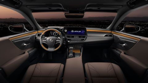 Lexus ES và GX phiên bản 2022 ra mắt tại Việt Nam