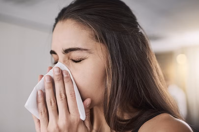 Mùa lạnh: Đừng nhầm lẫn triệu chứng COVID-19 với cảm lạnh!