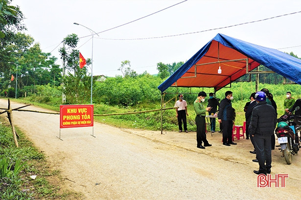 Hương Khê thiết lập vùng cách ly y tế tạm thời 203 hộ dân xã Hương Lâm