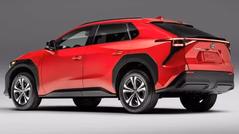Xe điện Toyota bZ4X 2023 chính thức ra mắt, hoạt động 400 km một lần sạc