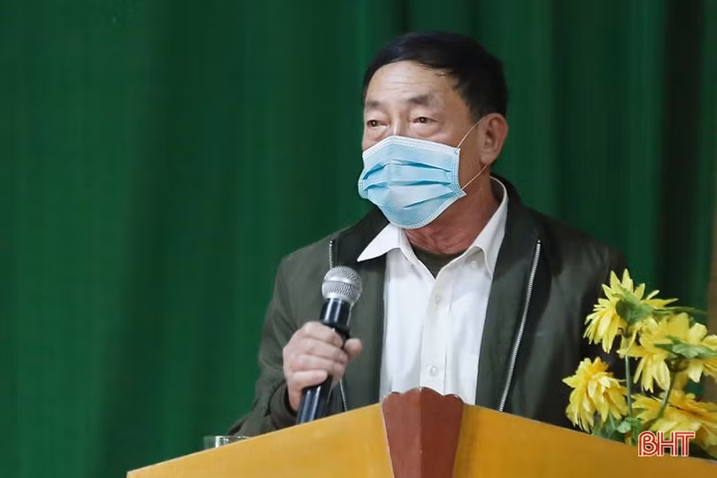 Trưởng ban Nội chính Tỉnh ủy tặng quà nhân ngày đại đoàn kết toàn dân tại Can Lộc