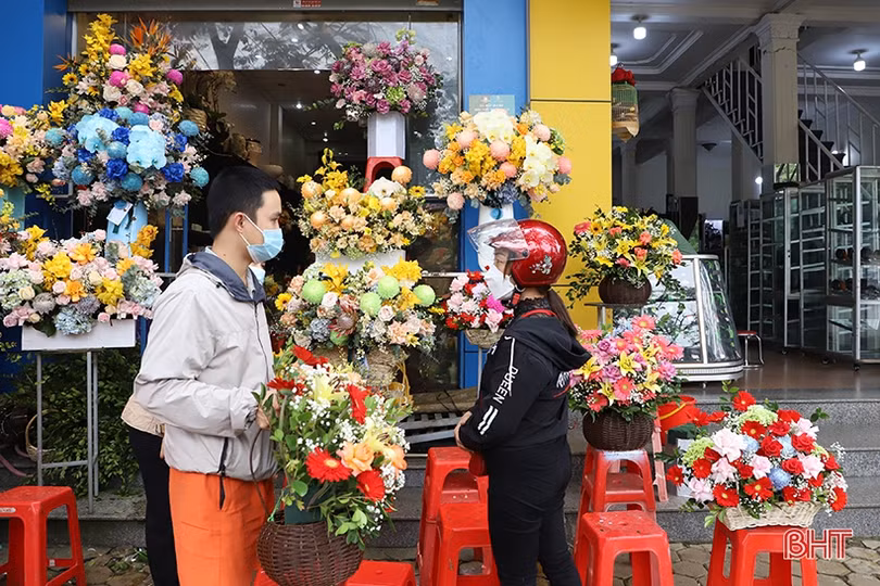 Thị trường dịp lễ 20/11 tại Hà Tĩnh: Sức mua tăng cao, quà tặng đa dạng!