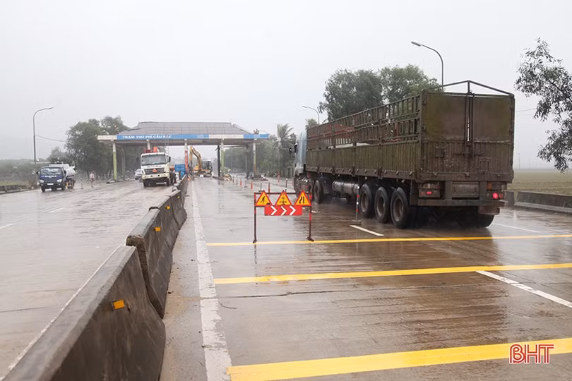 Chính thức tháo dỡ trạm thu phí cầu Rác ở Hà Tĩnh