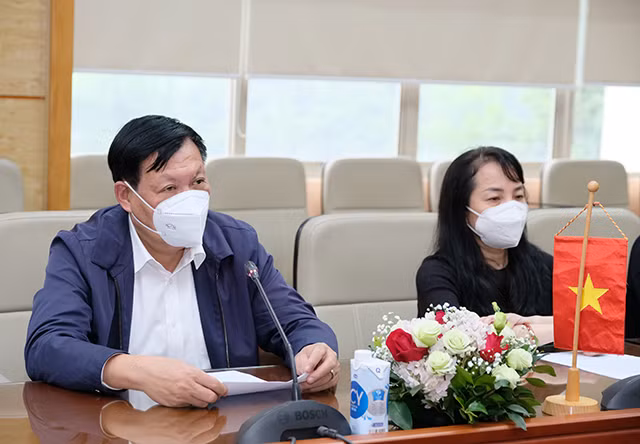 Bộ Y tế tiếp nhận 500.000 liều vaccine phòng COVID-19 AstraZeneca của Chính phủ Áo trao tặng