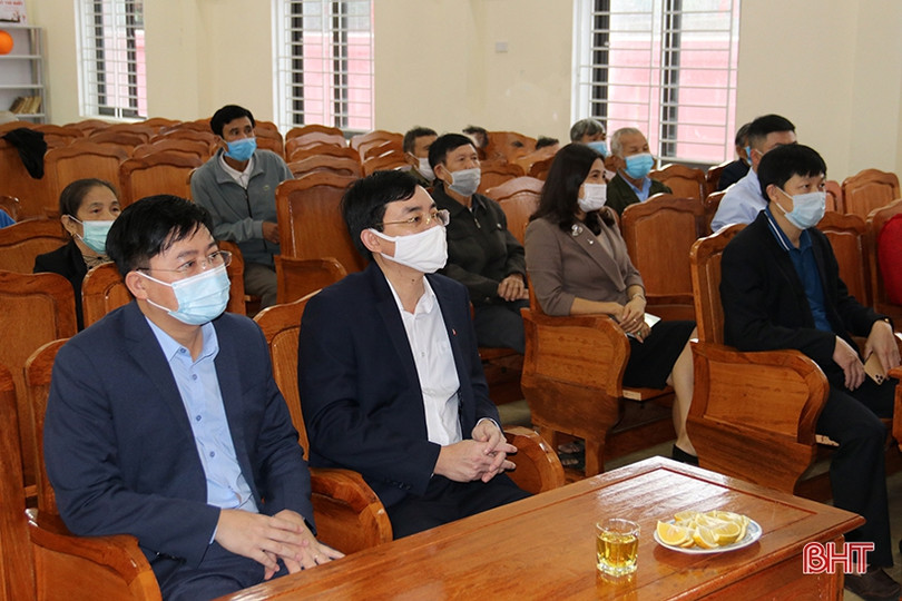 Lãnh đạo TX Kỳ Anh chúc mừng Ngày hội Đại đoàn kết tại phường Kỳ Trinh