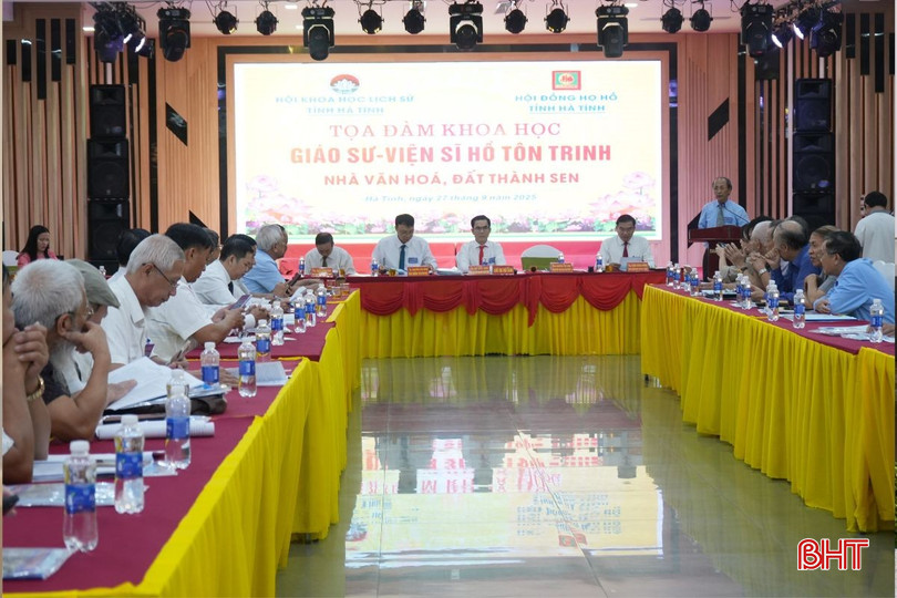 Ngày 27/9/2025, Hội Khoa học Lịch sử Hà Tĩnh và Hội đồng họ Hồ tỉnh Hà Tĩnh tổ chức Tọa đàm: "Giáo sư, Viện sỹ Hồ Tôn Trinh - Nhà văn hóa đất Thành Sen" nhằm ghi nhận, đánh giá những đóng góp của ông đối với sự phát triển Văn học và Văn hóa Việt Nam. bqbht_br_web-podcast-cms-bht-4.jpg
