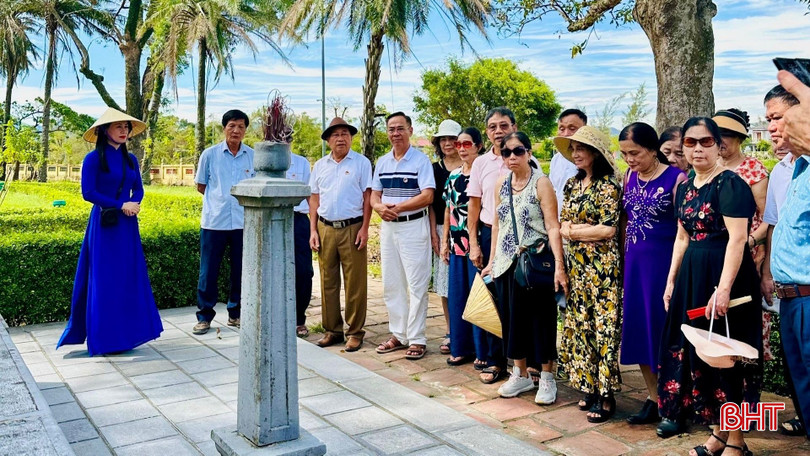 Chị Lĩnh đã truyền tải được những giá trị của di sản Nguyễn Du và Truyện Kiều đến với du khách. bqbht_br_web-podcast-cms-bht-1177.jpg