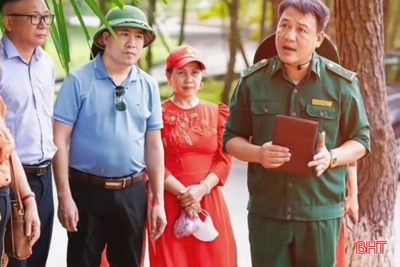 Với chất giọng trầm ấm, sâu lắng, anh Phan Công Lệ đã chuyển tải được những câu chuyện lịch sử ý nghĩa về tọa độ lửa Đồng Lộc và sự hi sinh anh dũng của các anh hùng, liệt sỹ. bqbht_br_web-podcast-cms-bht.jpg