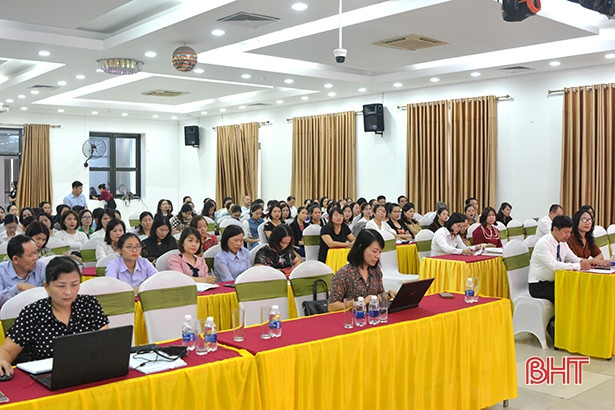 Trang bị kiến thức pháp luật lao động cho cán bộ công đoàn và doanh nghiệp Hà Tĩnh