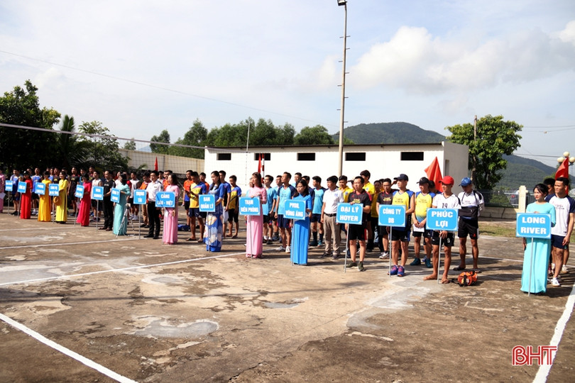 Khởi tranh giải bóng chuyền khối cơ quan quản lý nhà nước khu vực Vũng Áng - Sơn Dương