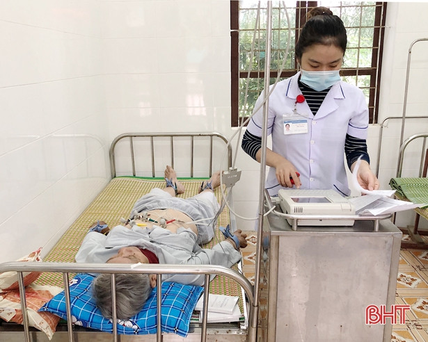 Tuổi trẻ Hà Tĩnh tổ chức khám, cấp thuốc miễn phí cho người dân Kỳ Anh, TP Hà Tĩnh