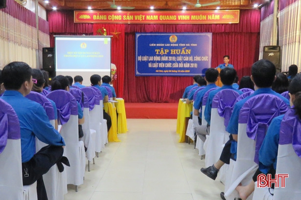 Trang bị kiến thức pháp luật lao động cho cán bộ công đoàn và doanh nghiệp Hà Tĩnh